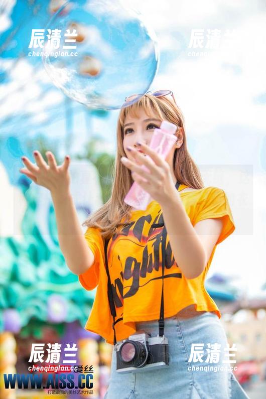 爱丝的私拍真有一套，XXS高叉无缝，这种穿搭方式让我有点想重新考虑自己的衣柜。