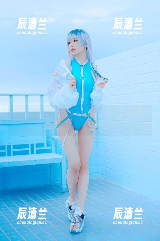 ElyEE子 这ElyEE子的空姐cos,当我认真看时,心里忍不住想起当年的飞行梦!