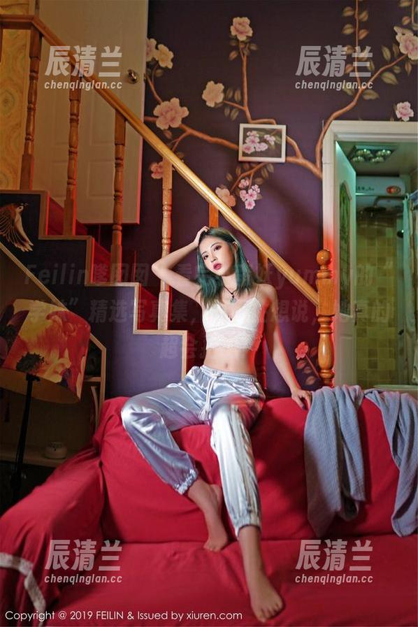 Feilin嗲囡囡-小蛮妖yummy Feilin嗲囡囡 - 看完小蛮妖yummy的“学妹”精选写真集,忍不住想说,她真的超会拍啊!