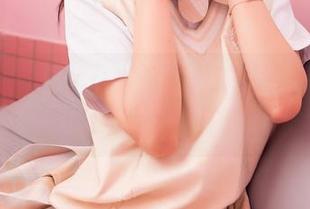 Feilin嗲囡囡 – 这美图里的修女，咋有点流氓小巫女的气息？