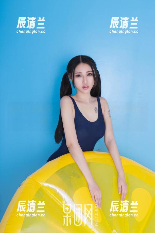 GIRLT果团网-周大萌 GIRLT果团网 - 周大萌的JK:那个风格太撩人了,不得不看一眼