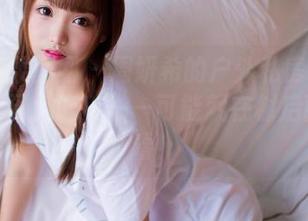 GIRLT果团网 – 周妍希的户外私房合集：你能找到她吗？——可能就在树后面偷偷看！