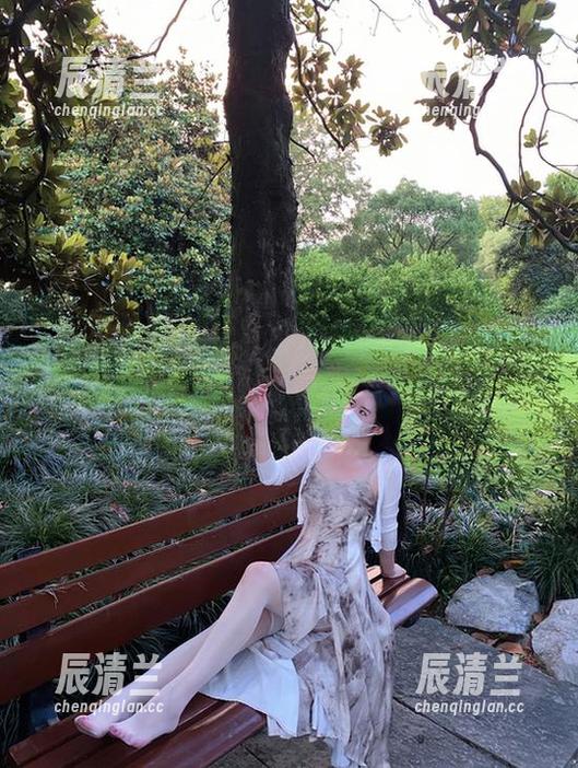July芝岚 微密圈 - 听说July芝岚的高清天台套图,值得一看…或者只是好奇而已?