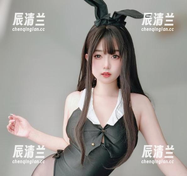 K酱 啧,K酱又带来白丝兔女郎的最新美图,是在吸晴吗?