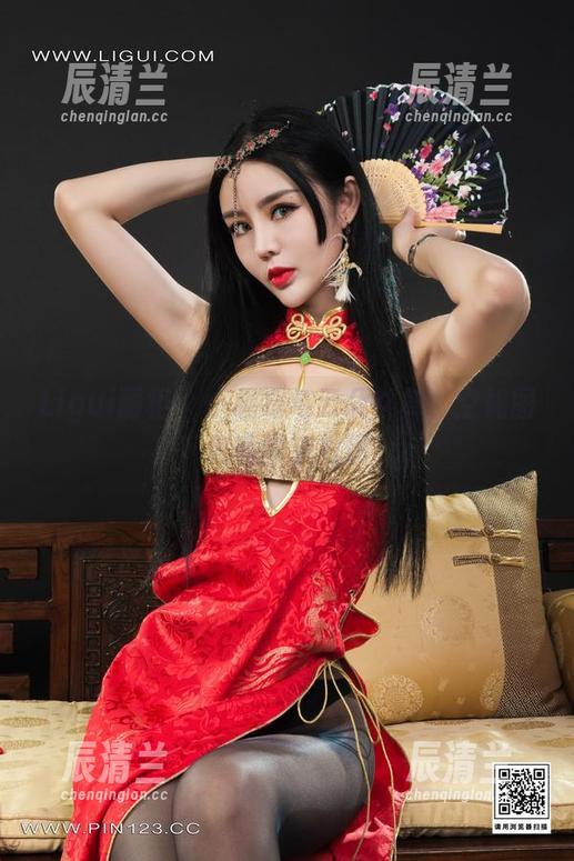 Ligui丽柜 - 小杨幂与云朵共舞，空姐图包等你来发现