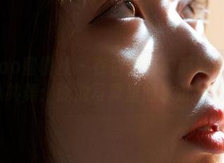 MiiTao蜜桃社 – 在白天与韵莉娜VANILLA共舞：泳池写真里的水波与微风