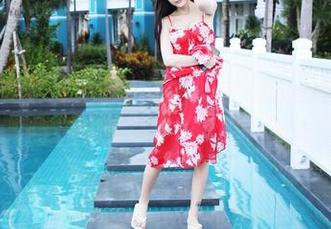 MyGirl美媛馆 – 翻到唐琪儿的美足原图，发现图集的内容反而比我想象的更撩，啧，真可以零食不离手了…