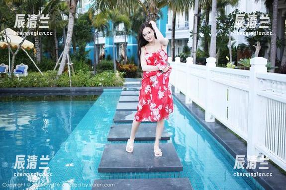 MyGirl美媛馆 - 翻到唐琪儿的美足原图，发现图集的内容反而比我想象的更撩，啧，真可以零食不离手了…