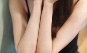 MyGirl美媛馆 – 徒步游走于唐琪儿的蕾丝內衣摄影，咦，那个灯光挺有意思。