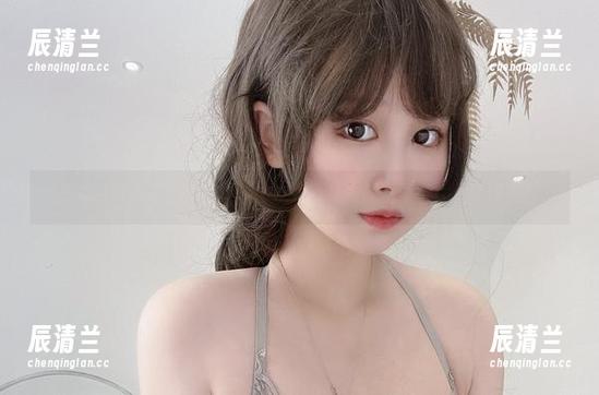 PAKI草莓酱 PAKI草莓酱的私拍趣事——要不要看图包里的黑丝争议?!