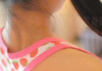 ROSI写真 – 小莉女神合集：下载时记得把注意力集中在美丽上，而不是我这段废话！