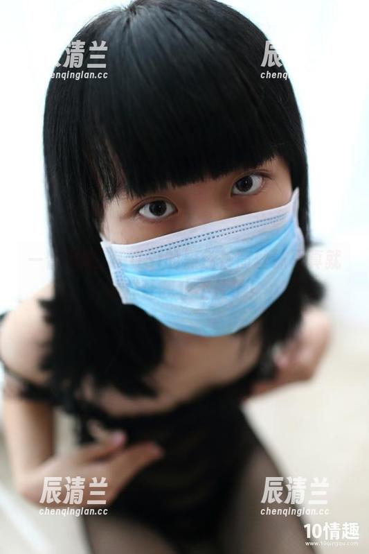 ROSI口罩 一瞥即意,ROSI的黑色长筒丝袜写真就这样让我止不住了!