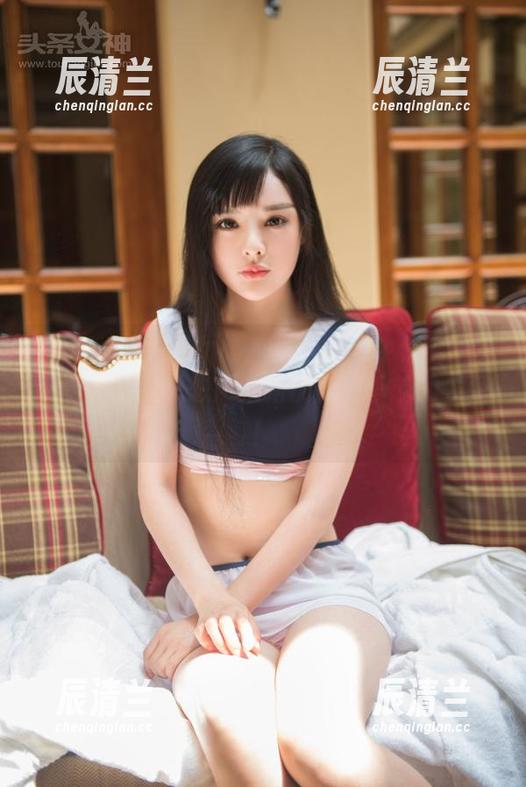 TouTiao头条女神-蔡老师 TouTiao头条女神 - 蔡老师的牛仔裤写真,更新后我只想用来搭配所有季节的发型!