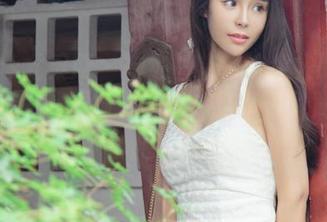 UGirls尤果网 – 精选图集：诗朵雅的连体衣，貌似是很简单的事，结果看了竟然还想多看几遍，奇怪。