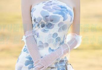 XIAOYU语画界 – 绯月樱的新尝试：调调黑色？原图和图包都让我有点小感慨