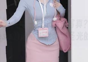 Xiuren秀人网 – 游泳还是写真？在妙可可Cheese的泳池里找不到圣光的身影。