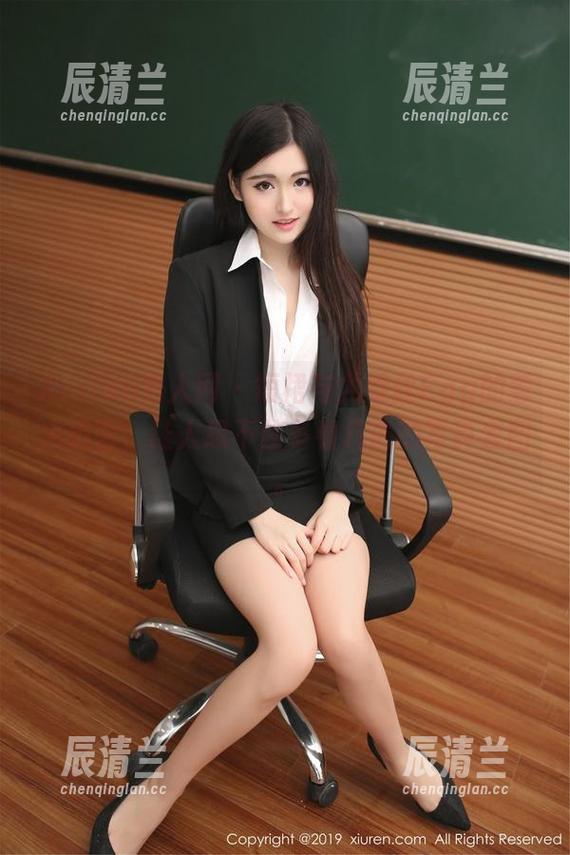 Xiuren秀人网 - 短裙与尤妮丝Egg的惹火组合，让人忍不住多看几遍的写真套图。