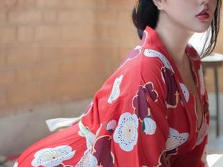 Xiuren秀人网 – 红裙风韵，张庭蓉的精选图片，竟让我想起了那个走失的小人