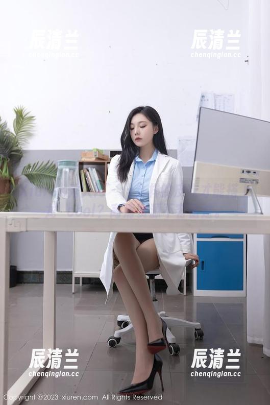 Xiuren秀人网-龙籹cool Xiuren秀人网 - 什么样的皮衣才能搭上龙籹cool?高清资源不容错过。