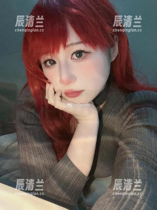 Zyra秋 戴上Zyra秋的眼镜,图集里藏着哪些小心思,全套来看就知道