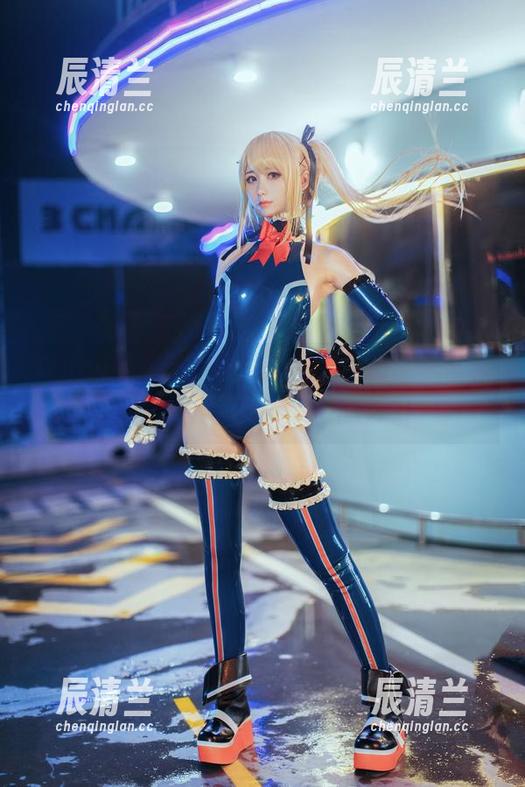 izumi泉桃子 izumi泉桃子的原图吸引力一波接一波,这件靡烟旗袍实在让我忍不住想再看!