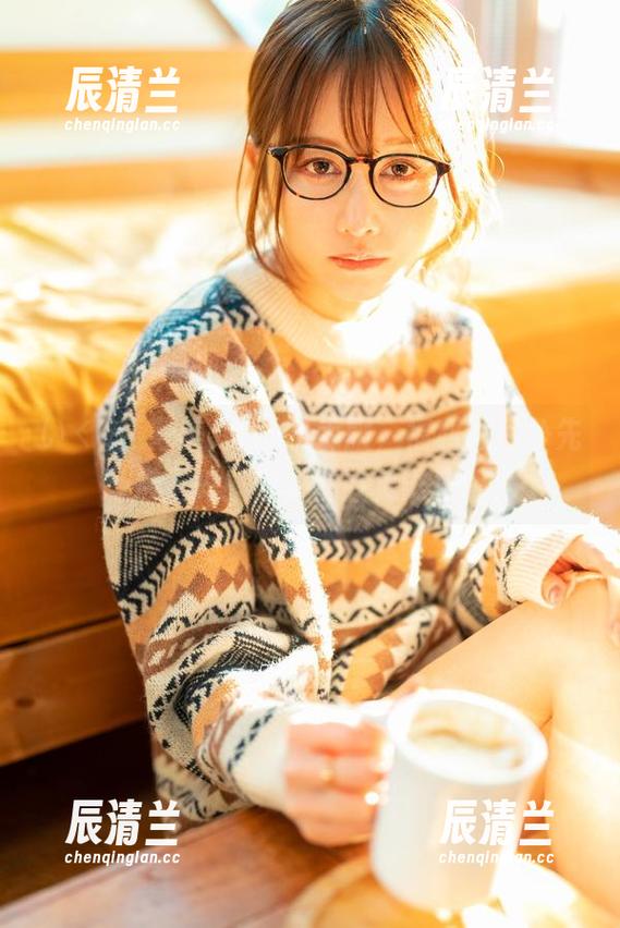 いくみ(育美)大战水手服，福利图片争先恐后上阵！你觉得胜负谁家呢？