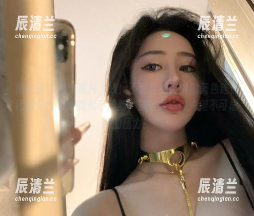 不爱笑的赛琳 微密圈 - 最新照片上线!不爱笑的赛琳的蓝色连体比基尼,明明貌似小清新,却给我一波海滩不可思议的压力!