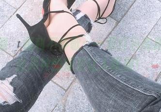 微密圈 – 福利不停歇：一双红色高跟鞋，丝月神的裸足让人叹服！