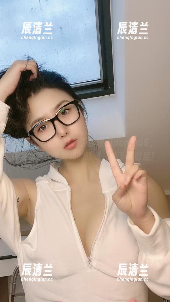 俏妞qiaoniu66 微密圈 - 在浴室偶遇俏妞qiaoniu66,高清之下隐隐约约的暧昧,快下载收藏!