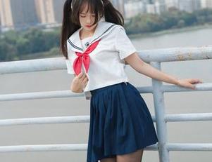 兔玩映画不仅有美图，还有南小鸟女警的清新执法。在你意想不到的地方。