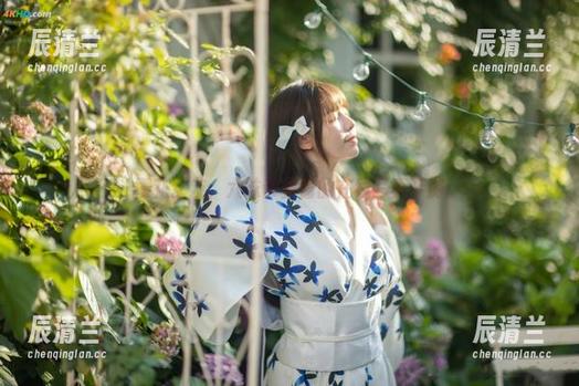 樱花女友，六味帝皇酱的在线写真梦游