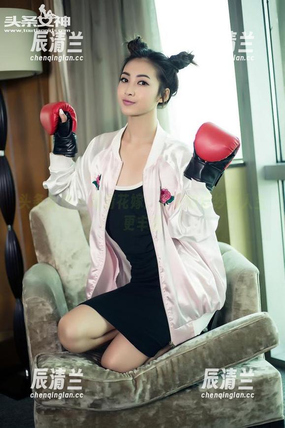 头条女神-乔安 头条女神 - 高清花嫁:乔安的婚纱比人生更丰富