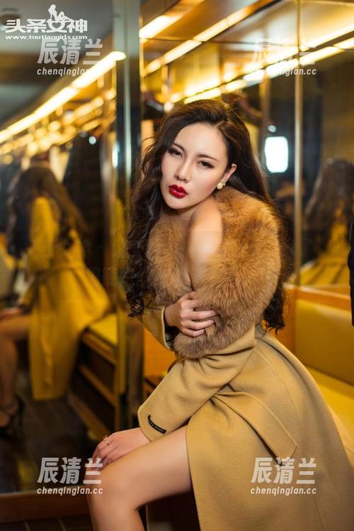 头条女神 - 这些制服搭配我已经get了，周熙妍最新合集不愧是…