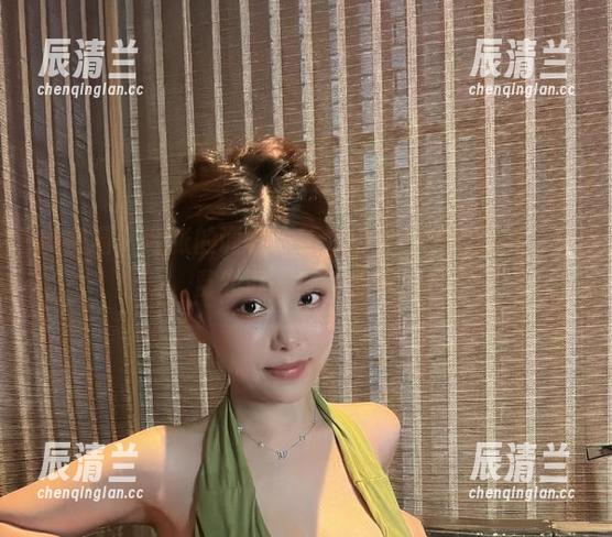 奶雯 微密圈 - 夸张的调味,不如奶雯的厨娘图包!免费领取,低调奢华。