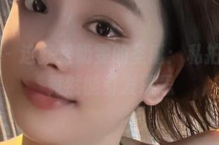 微密圈 – 这就是奶雯的圣诞：私拍图片，竟然能引发深思