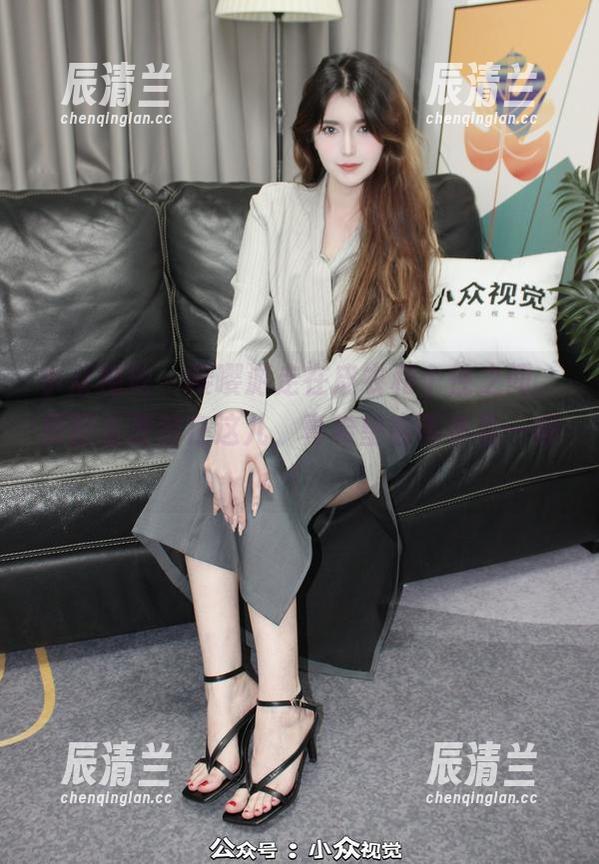 小众视觉-嘤嘤 小众视觉 - 嘤嘤游走在皮衣和个性之间,原图资源都在这儿,真希望能再多看一眼!
