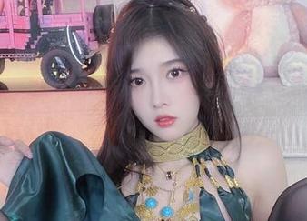 小小奶瓶儿出品——美图来了，呼叫全体宅男集合，快来看这位女孩！