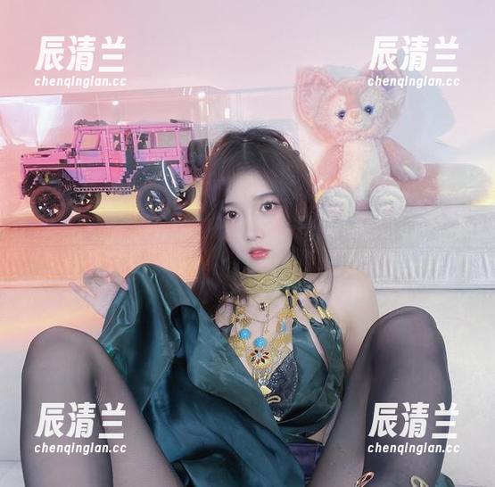 小小奶瓶儿出品——美图来了，呼叫全体宅男集合，快来看这位女孩！