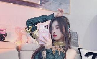 更新！小小奶瓶儿的纯欲吊带大合集，活捉一脸懵圈的我！