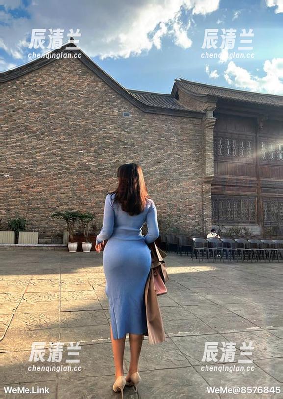 小芯酱 微密圈 - 套图内容太纯白,小芯酱你到底怎么回事,成精了吗?