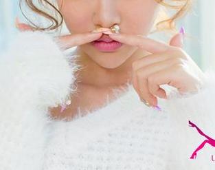 尤果网 – 校园的角落，王瑞儿的写真图包，轻松又惬意！