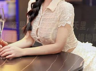尤蜜荟 – 在思淇Sukiii的夏天里，这波美图和套图真的是让人想要无止境地刷下去。