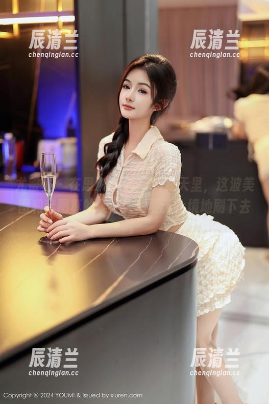 尤蜜荟-思淇Sukiii 尤蜜荟 - 在思淇Sukiii的夏天里,这波美图和套图真的是让人想要无止境地刷下去。