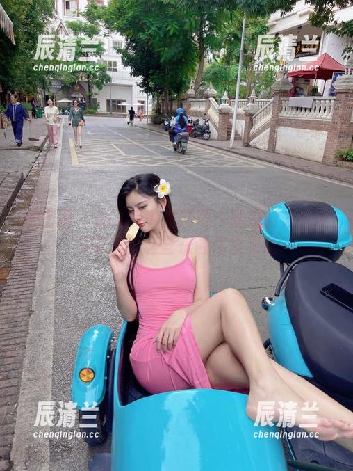就是阿朱啊 微密圈 - 白日梦中的网吧:就是阿朱啊的写真集,有些东西你没见过