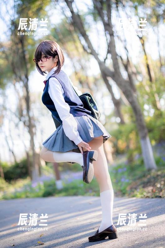 幼爱youmeko 幼爱youmeko的夏日照片,热得让人发疯,连风也要给她加油。