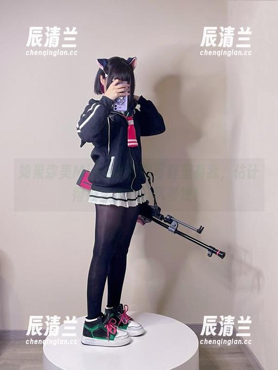 弥美Mime 如果弥美Mime的校园写真里有我,估计得被当做校园风景线!
