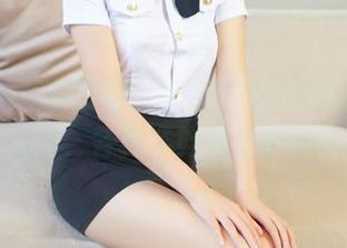 推女神 – 施忆佳Kitty酱的泳池图册，免费畅游，各种姿势等你来模仿！