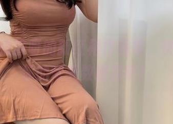 看！是依酱呀的新红裙作品集，快来更新你的审美数据库吧！