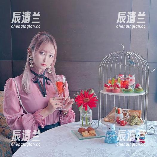 月城委员会 月城委员会的WonderLand:你以为这是Cos资源集市,实际是个迷失自我的角落。