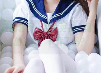 樱井小莜的套图：那位更衣人偶，那秋天的泳装，下载了吗？